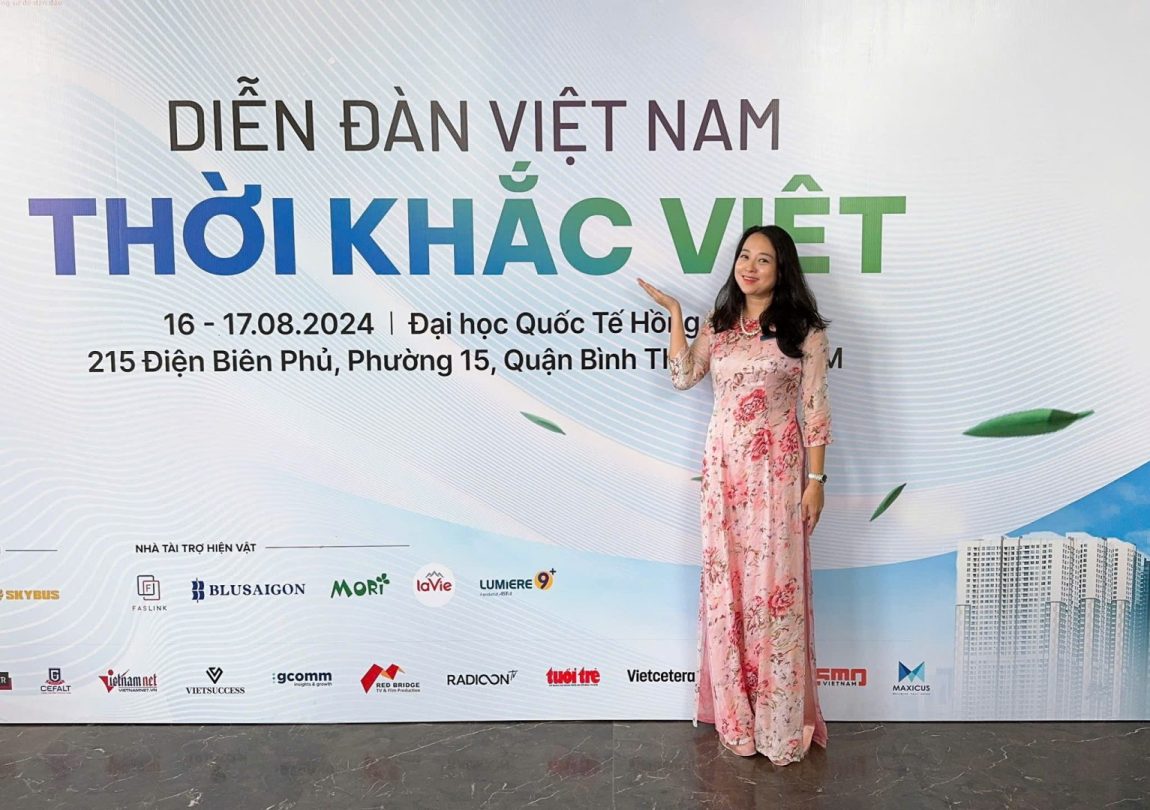 Diễn đàn Việt Nam thời khắc việt